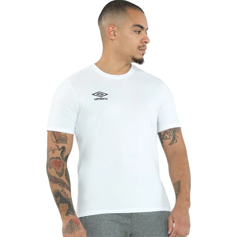 U11TW00295-222 Umbro Prendas Remeras Masculino Moda Essential Blanco